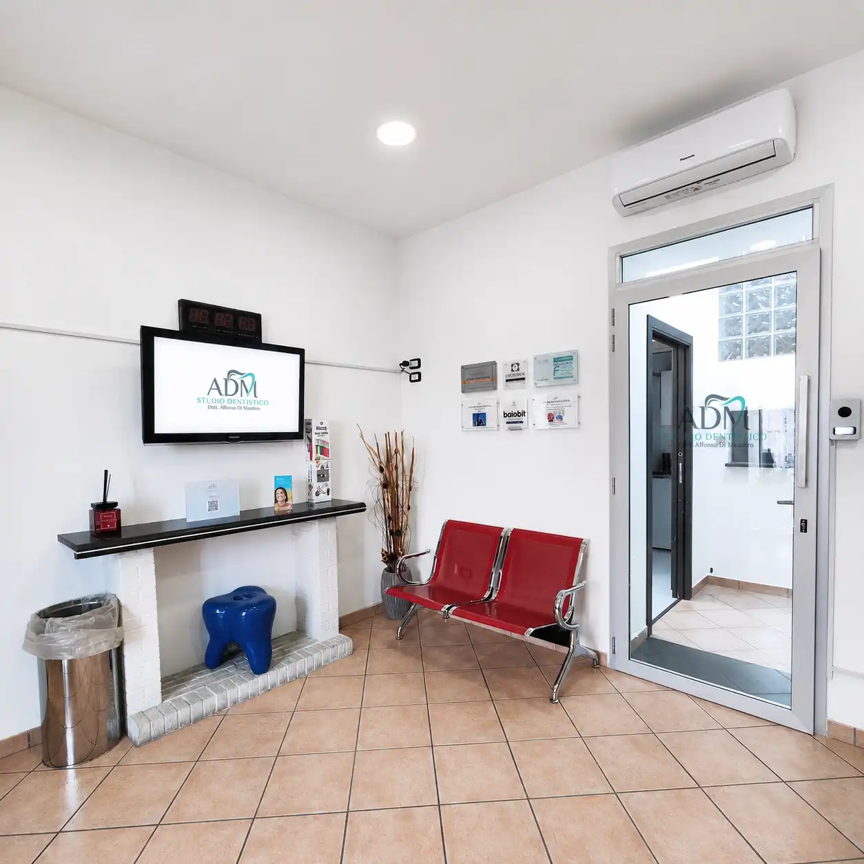Sala di attesa dello Studio Dentistico Del Dr. Alfonso Di Mambro