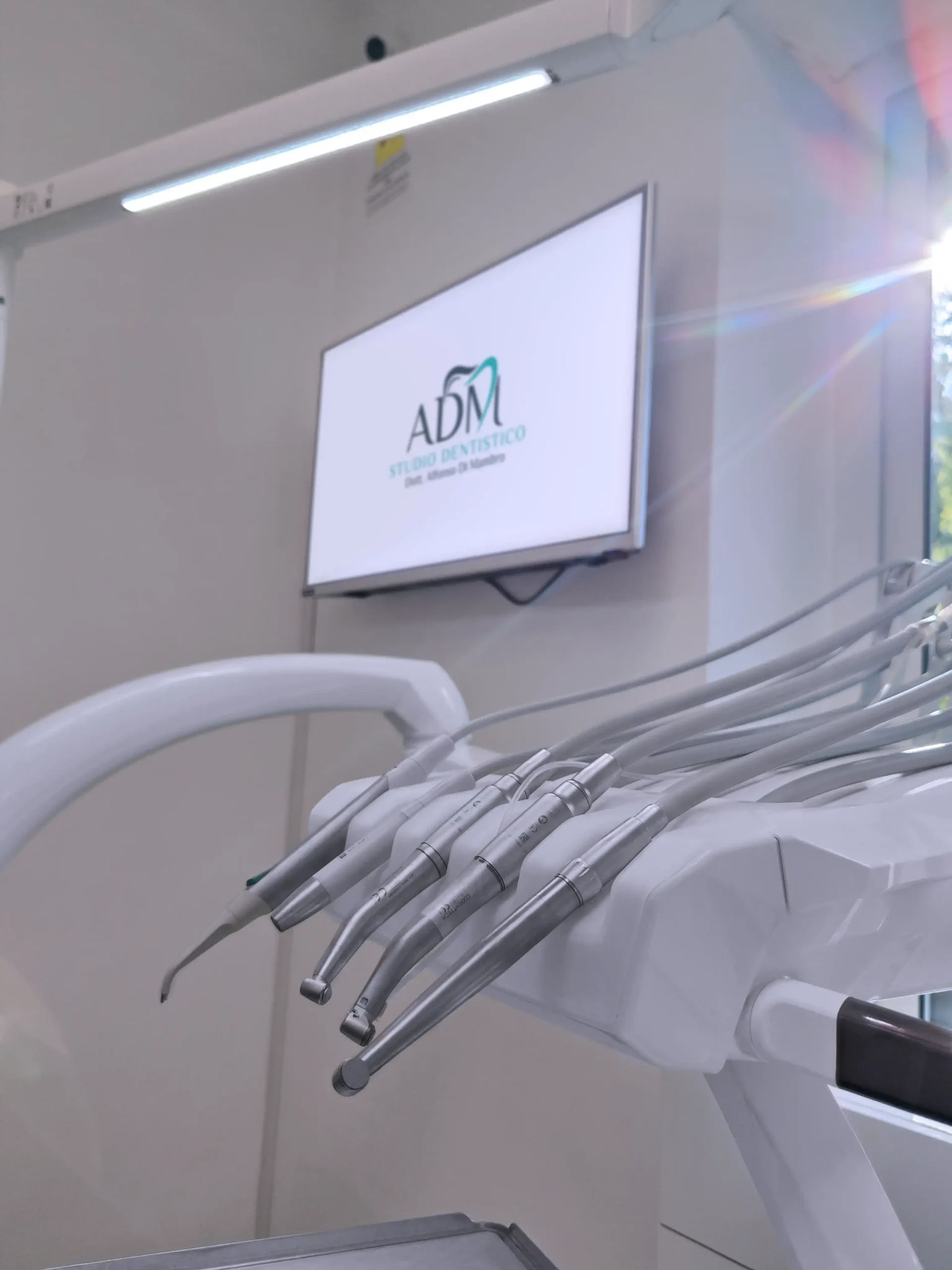 Studio dentistico a Santi Cosma e Damiano